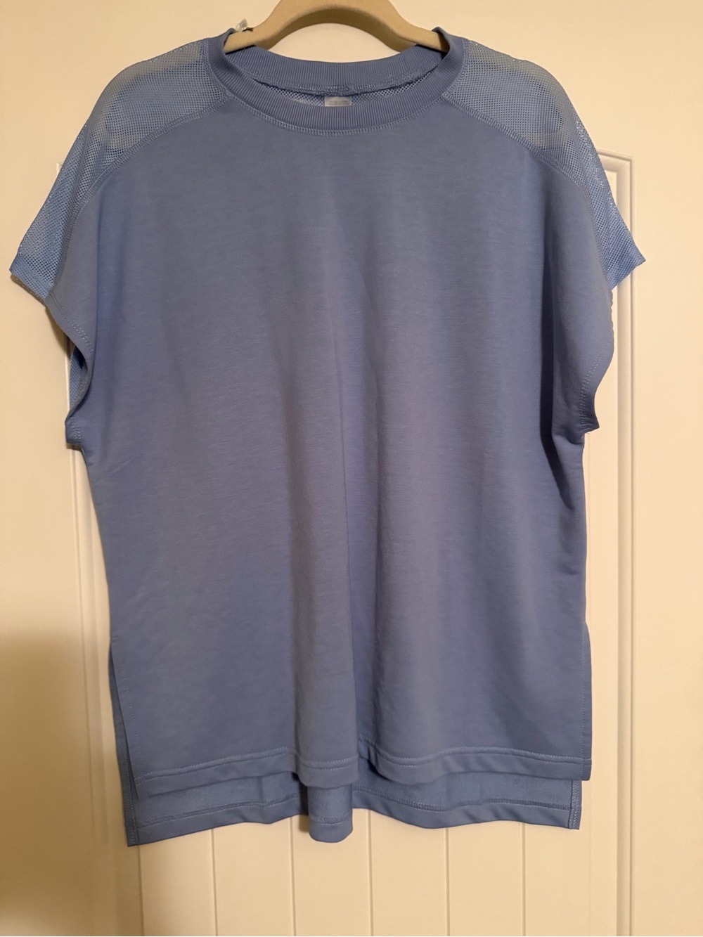 Mono B Blue Mesh Athletic Workout Top Size M NWOT